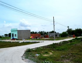 Thuê đất công ích của xã có được chuyển nhượng không?